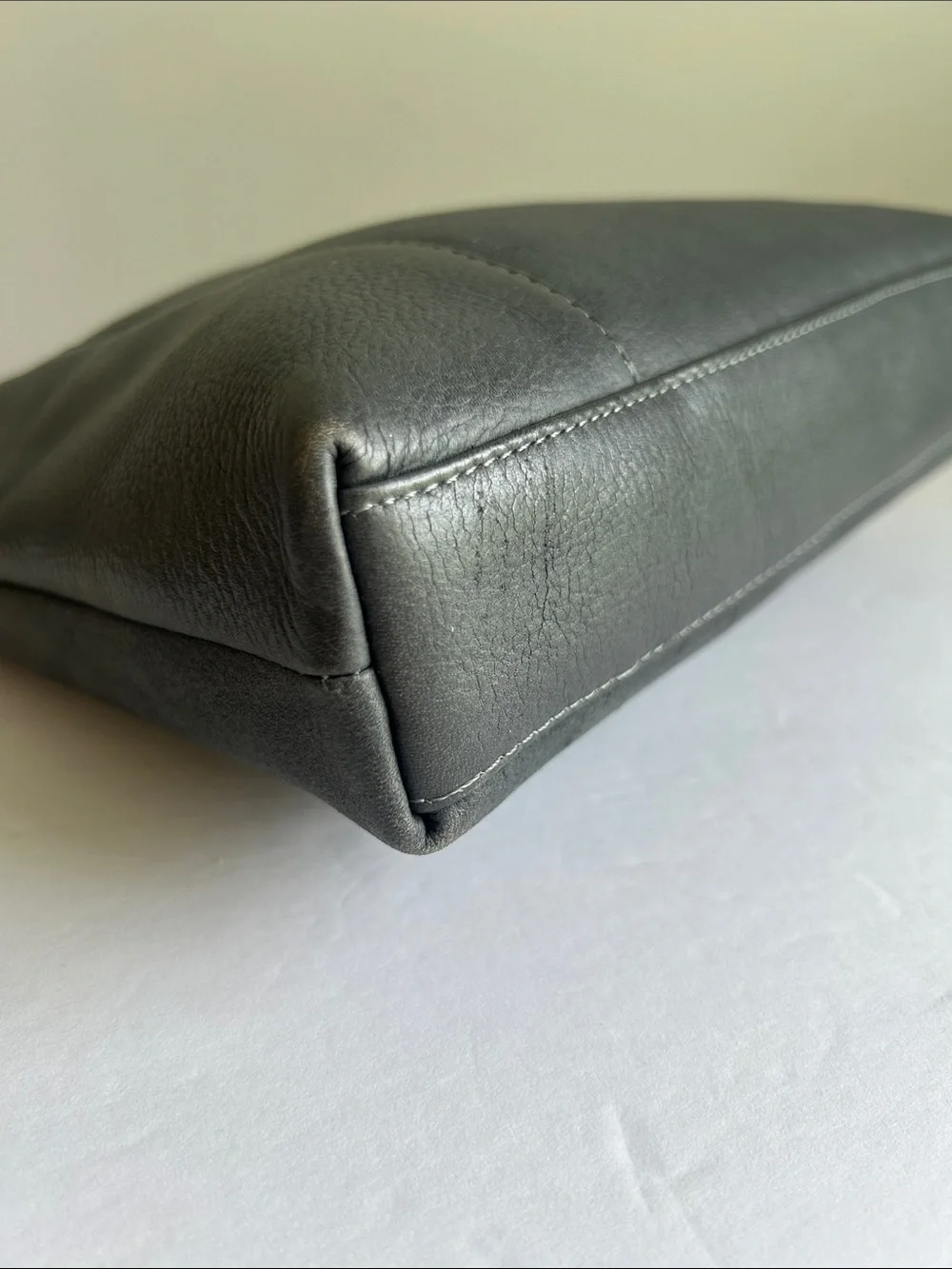 Le Donne Leather Crossbody Bag in Grey